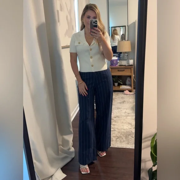 Chic Cream Short Sleeve Cardigan with Gold Buttons Old Money Style Workwear - Picture 2 of 8